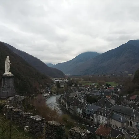 Chateau Rustique * Montegut (Hautes-Pyrenees)