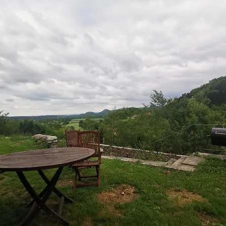 Chateau Rustique Bed & Breakfast *